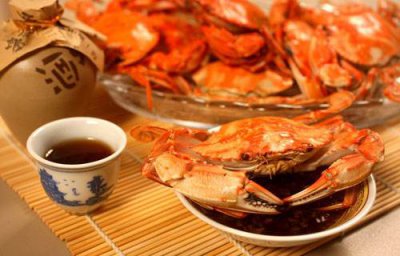 ​吃螃蟹喝什么酒最好 吃螃蟹能喝红酒吗