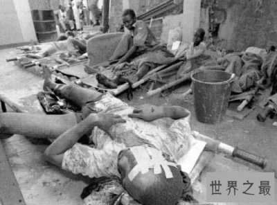 ​卢旺达种族大屠杀是一个种族的毁灭，死亡人数100天就达到了80万