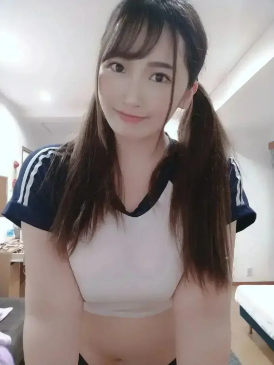 双鱼座女艺人美园和花美图分享，真少女战士！