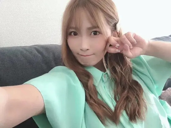 双鱼座女艺人美园和花美图分享，真少女战士！