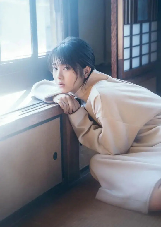 日本新一代初恋女神，滨边美波写真集美图分享