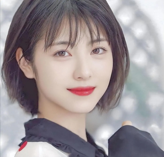 日本新一代初恋女神，滨边美波写真集美图分享