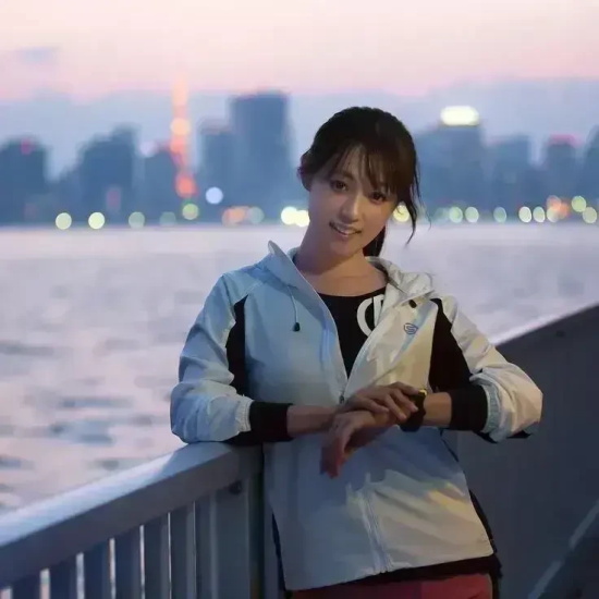 日本冻龄女神深田恭子：性感与可爱兼并