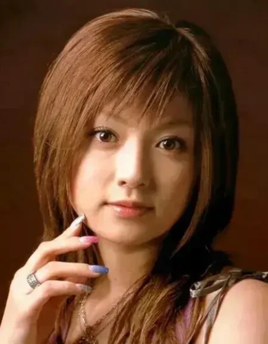 日本冻龄女神深田恭子：性感与可爱兼并