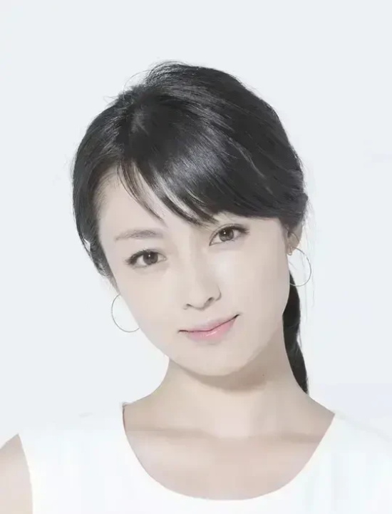 日本冻龄女神深田恭子：性感与可爱兼并