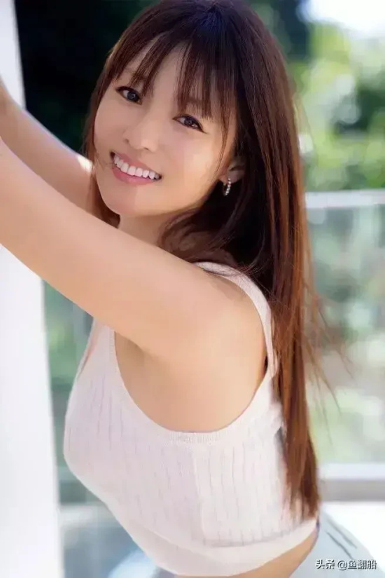 日本冻龄女神深田恭子：性感与可爱兼并