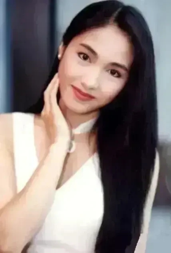 “酒窝女神”黎姿到底有多美，连张柏芝都甘拜下风