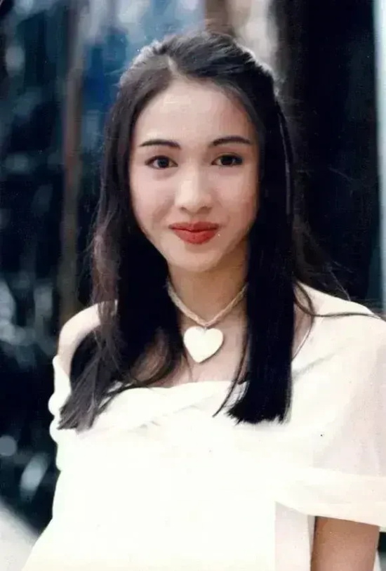 “酒窝女神”黎姿到底有多美，连张柏芝都甘拜下风