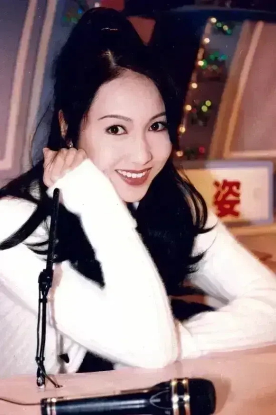 “酒窝女神”黎姿到底有多美，连张柏芝都甘拜下风