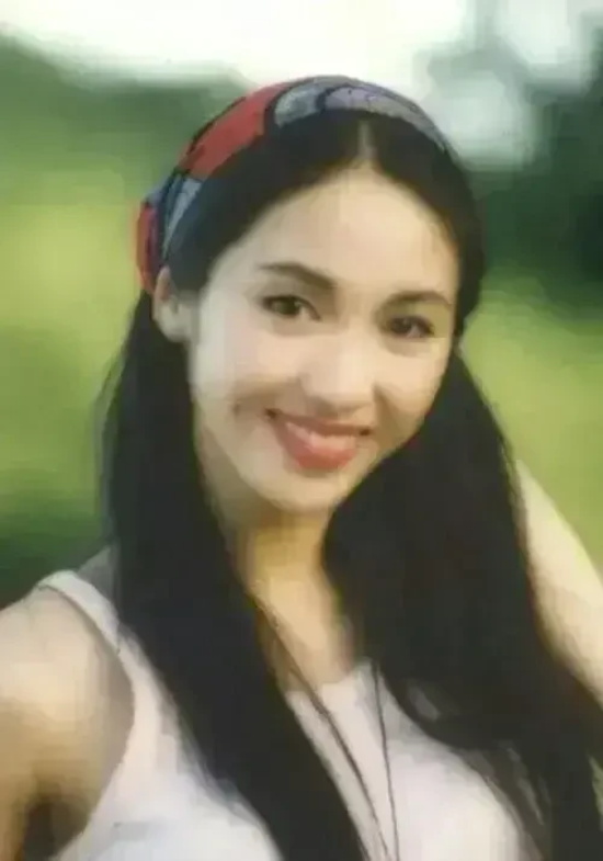 “酒窝女神”黎姿到底有多美，连张柏芝都甘拜下风