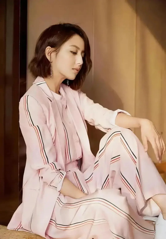 盘点女神佟丽娅性感惊艳高清写真图片，颜值依旧耐打