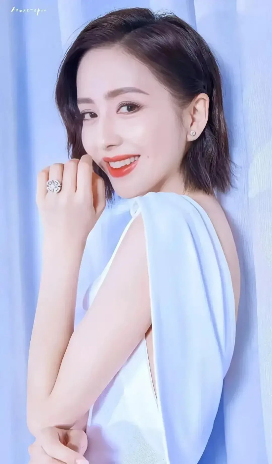 盘点女神佟丽娅性感惊艳高清写真图片，颜值依旧耐打