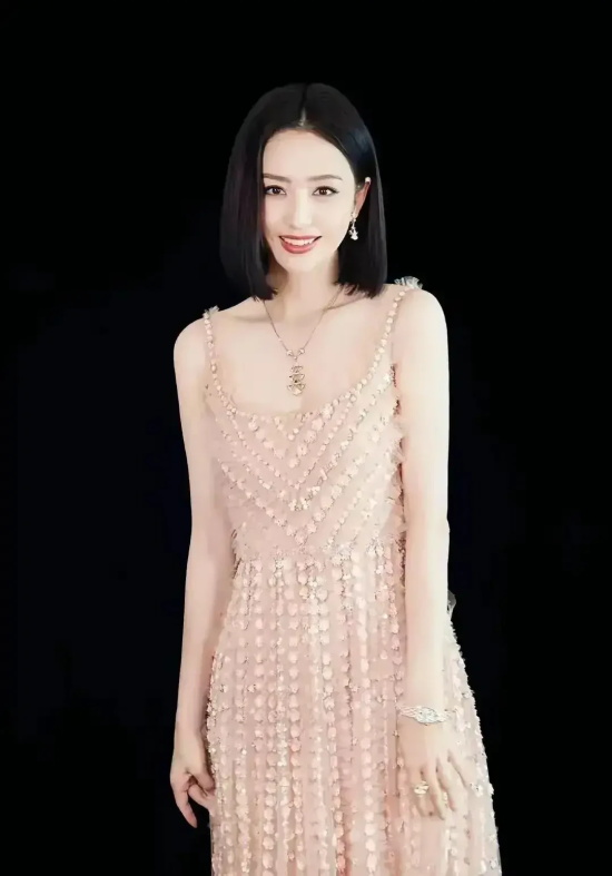 盘点女神佟丽娅性感惊艳高清写真图片，颜值依旧耐打