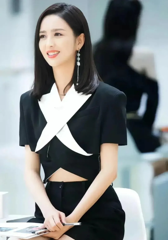 盘点女神佟丽娅性感惊艳高清写真图片，颜值依旧耐打