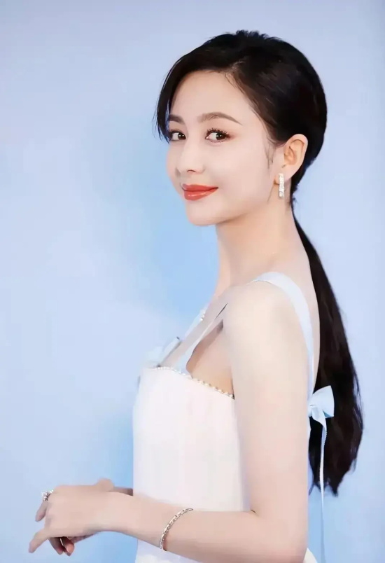 盘点女神佟丽娅性感惊艳高清写真图片，颜值依旧耐打