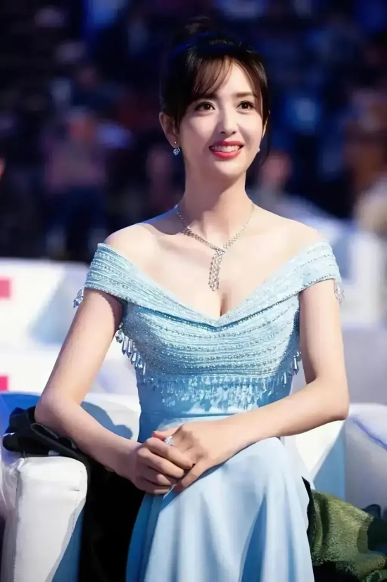 盘点女神佟丽娅性感惊艳高清写真图片，颜值依旧耐打