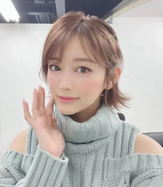 从少女奋斗到熟女的西野翔写真分享，一身老练的熟女风范！