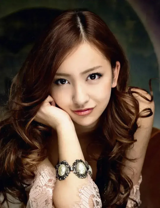 时尚教主板野友美：请签收您的虎牙美少女