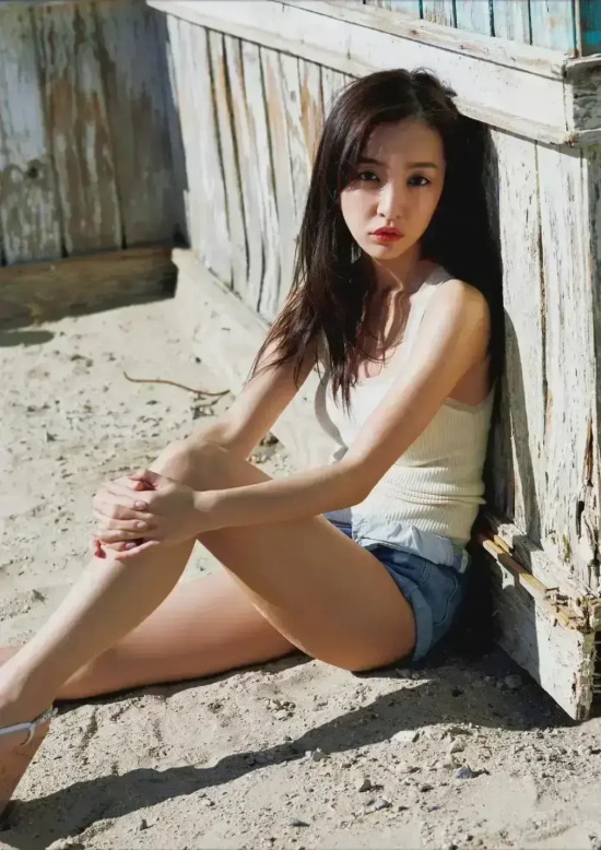 时尚教主板野友美：请签收您的虎牙美少女