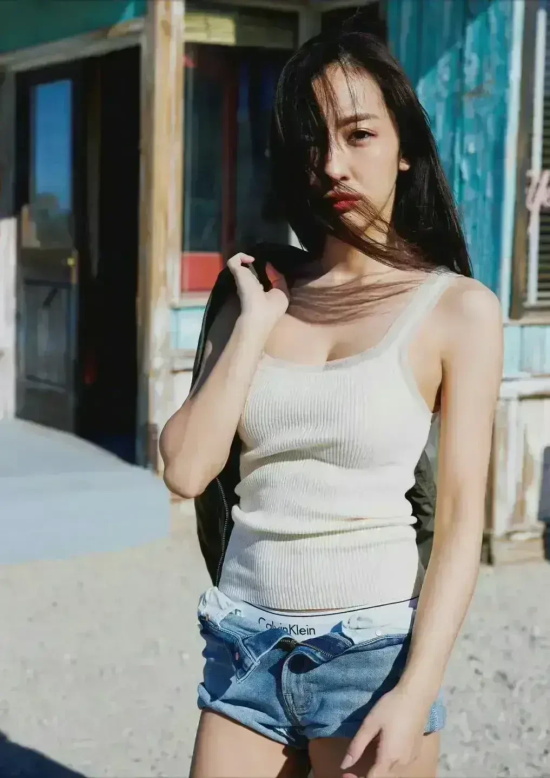 时尚教主板野友美：请签收您的虎牙美少女