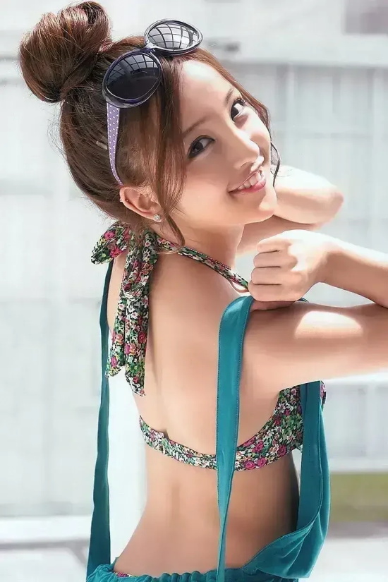 时尚教主板野友美：请签收您的虎牙美少女