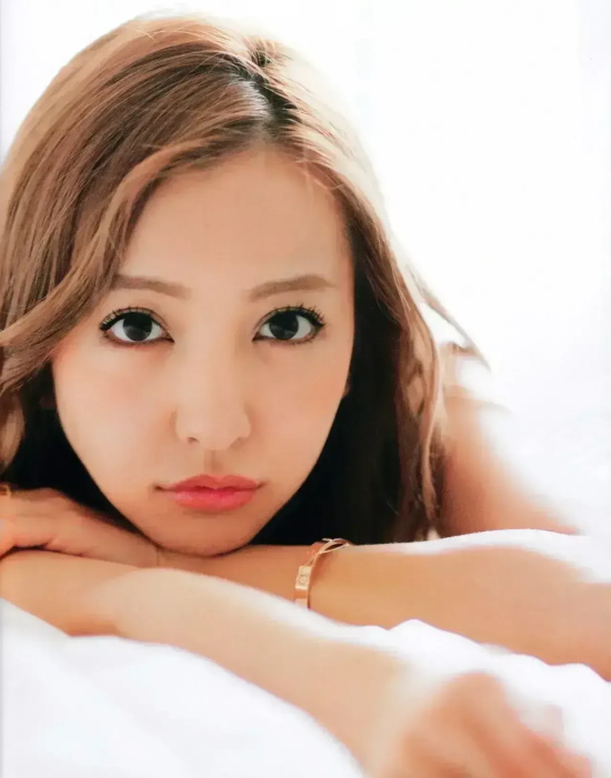 时尚教主板野友美：请签收您的虎牙美少女