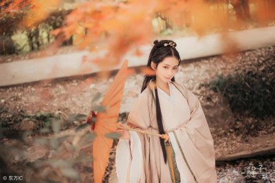 ​娇女诱父(小说：好心收留她们母女，没想到大的勾引父亲，小的谋害母亲落水)