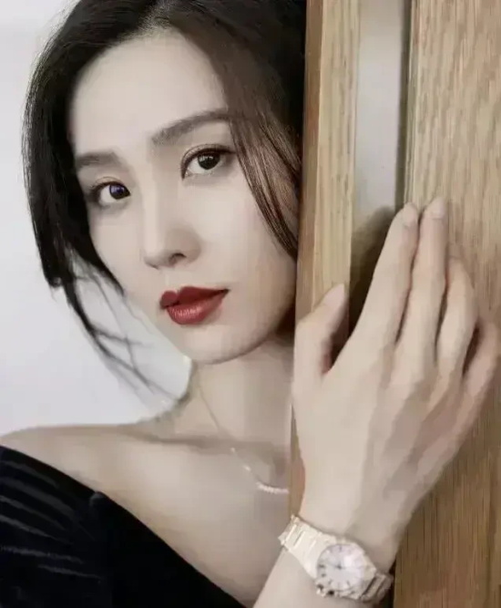 聚焦所有镜头的中国美貌：刘诗诗，身姿气质让人沉醉