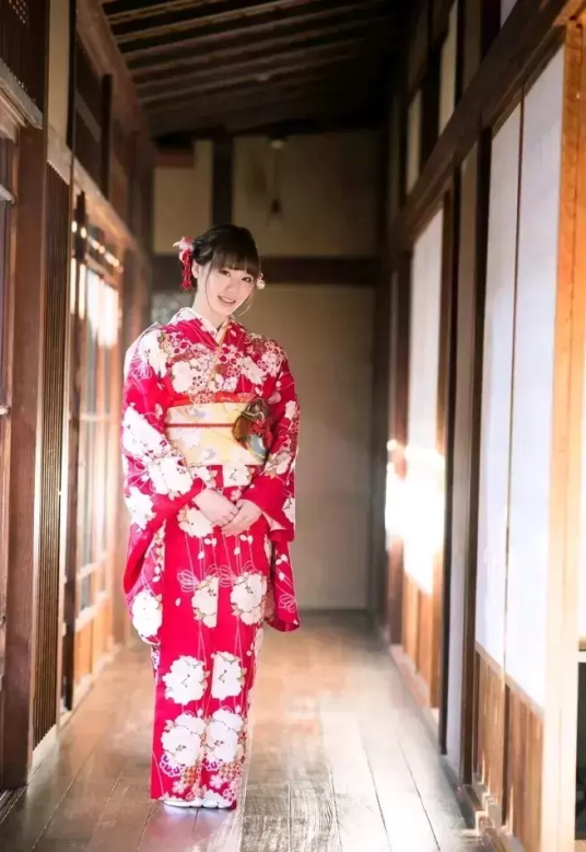 蚊香花魁铃村爱里美图分享，宅男都想娶回家！