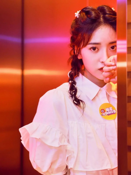 沈月：甜度满分的白衬衫少女高清写真合集