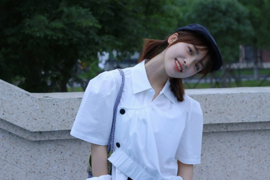 沈月：甜度满分的白衬衫少女高清写真合集