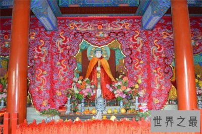 ​北顶娘娘庙供养肉身菩萨，香火从明清开始一直旺盛