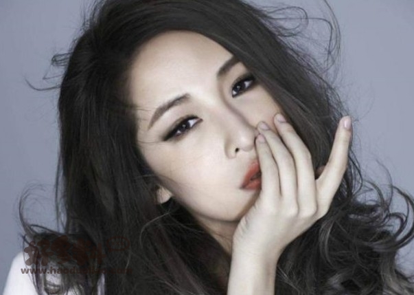 萧亚轩妈妈是谁 女神继承上亿财产变富婆难怪一直不回归