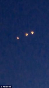 ​重庆惊现橙黄色光球UFO？或为解放军军机发射热焰干扰弹