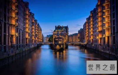 ​世界上最大的仓库，面积为三十万平方米