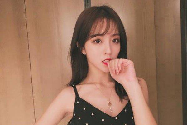 抖音60部走光门视频 审核部门有问题怎么被放出来了