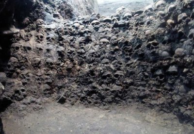 ​墨西哥首都墨西哥城阿兹特克大神庙遗址新发现的人头骨首证妇女幼儿皆成祭品