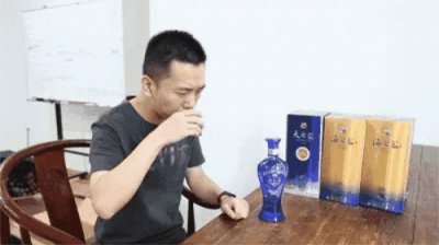 ​泸州老窖蓝瓷头曲价格(泸州老窖蓝花瓷1L头曲价格)