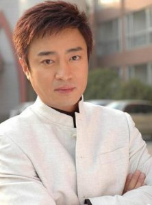 ​何中华个人简历资料介绍（演员何中华身高多少年龄多大）