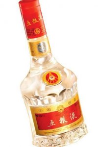 ​五粮液52度水晶装多少钱一瓶(五粮液水晶瓶和1618哪个好)