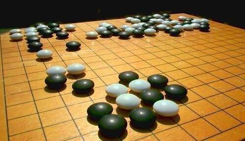 配图