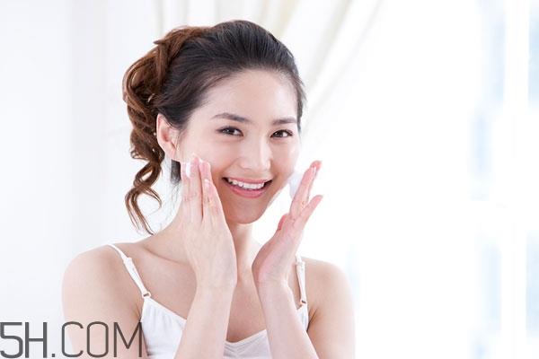 冬天用冷水洗脸会怎样 冷水凉水皆不宜
