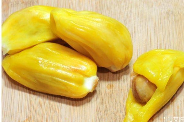 菠萝蜜果肉出水了还能吃吗 菠萝蜜果肉出水了是坏了吗