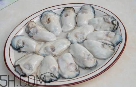 如何挑选活的生蚝？生蚝怎么吃图解