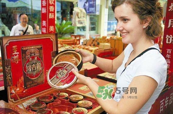 中秋节外国人怎么吃？外国人过中秋节吗？