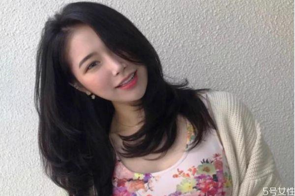 云朵烫自己怎么卷 云朵烫发教程