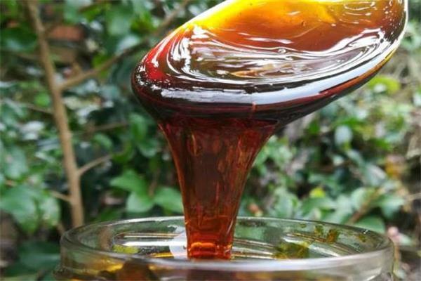枇杷膏可以空腹喝吗 对肠胃刺激大