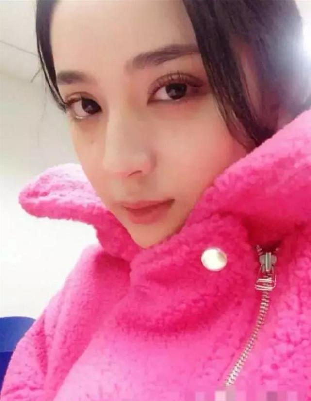 迪丽热巴古力娜扎出道前青涩旧照曝光，两人的异域美都太强烈