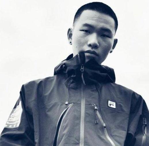小伙已经16岁了