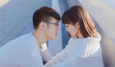 ​能让女生瞬间脸红的小动作，赶紧拿走不谢